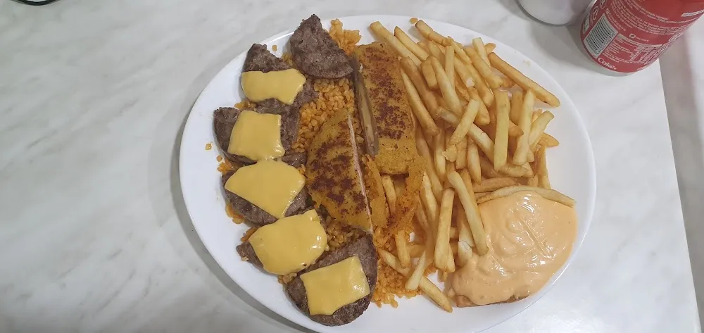 Assiette Mixte Cordon Bleu Et Steak Haché